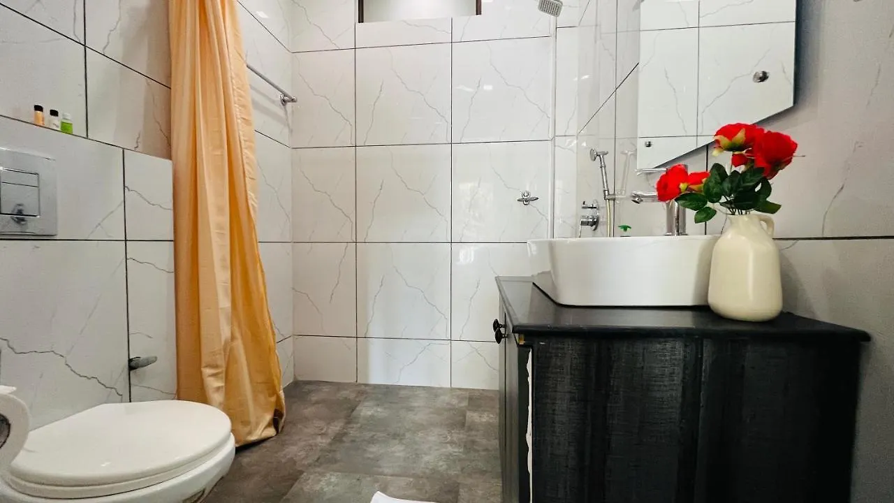Bluo Studio Dlf Cybercity - Kitchen, Balcony, Lift Gurgáon