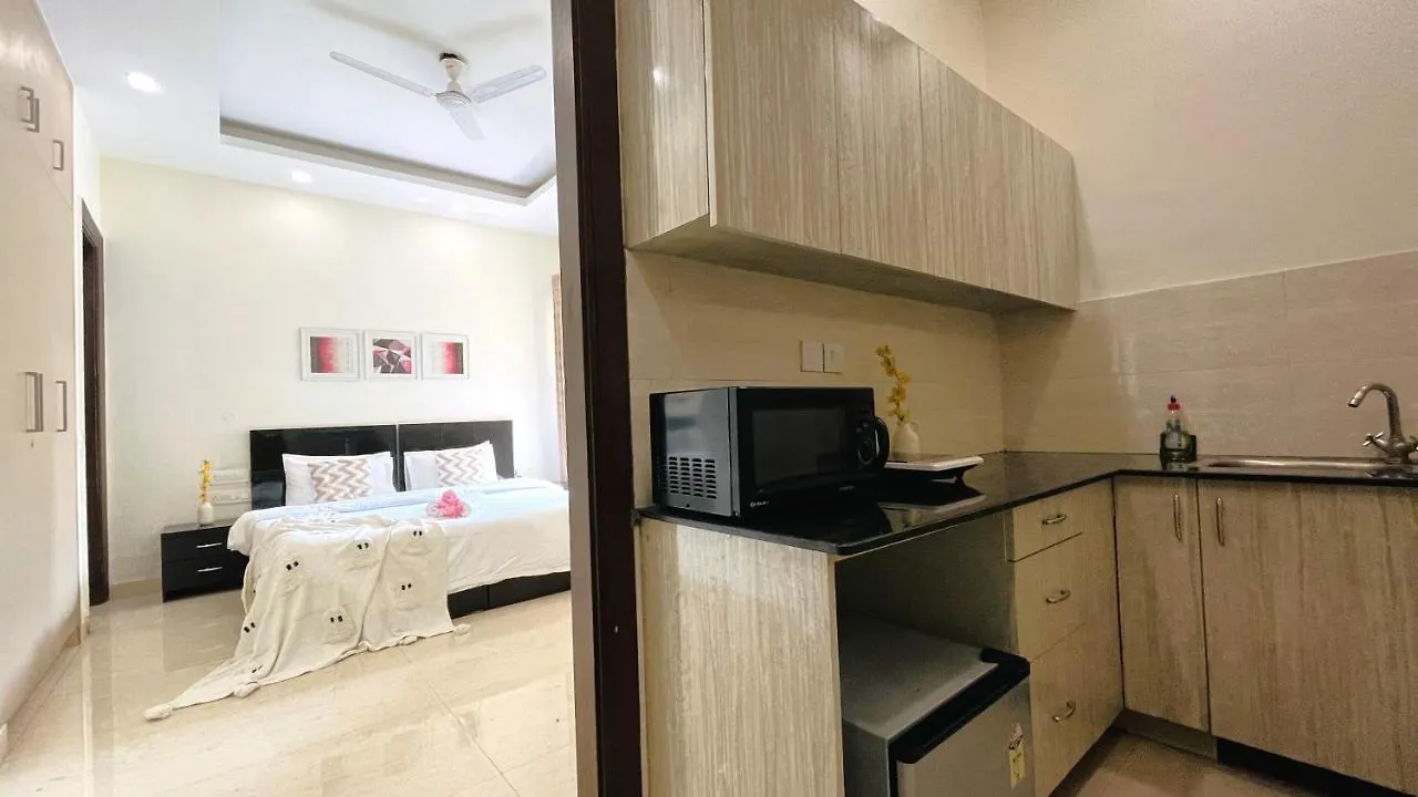 Bluo Studio Dlf Cybercity - Kitchen, Balcony, Lift Gurgáon Indie